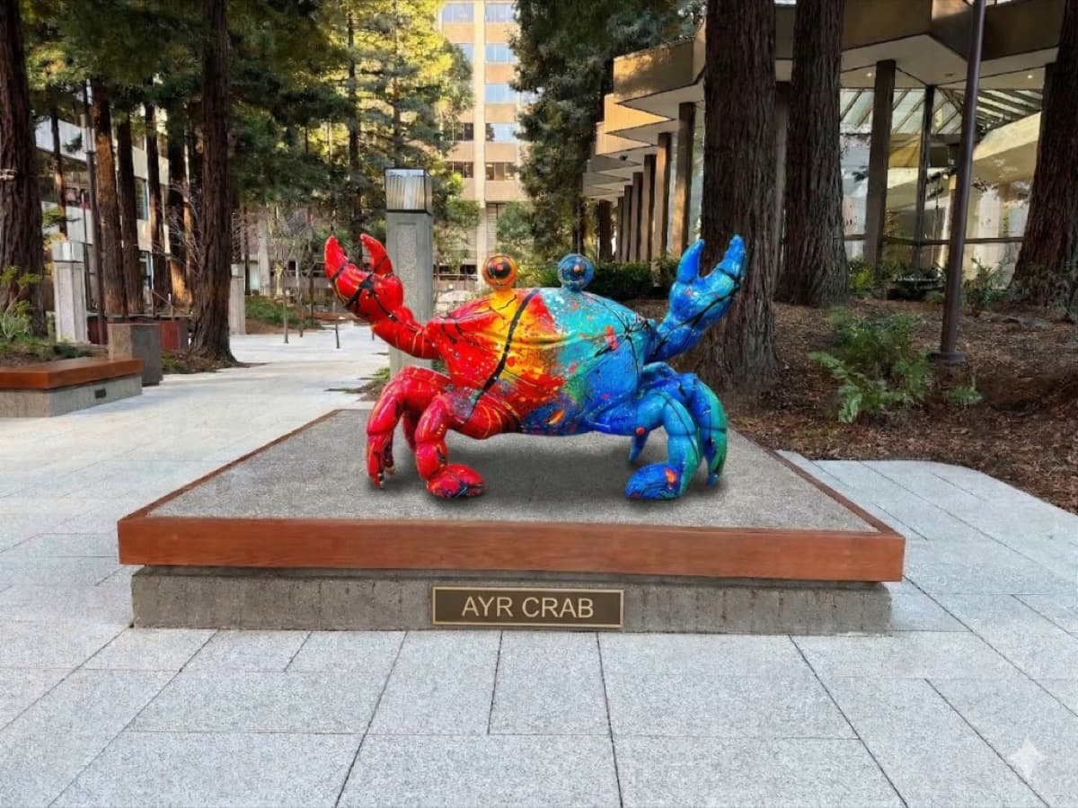 Colorful AYR crab sculpture near the Transamerica district